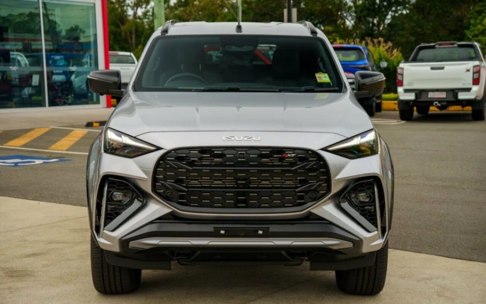 2026 Isuzu MU-X X-TERRAIN 4X4 Dual Range