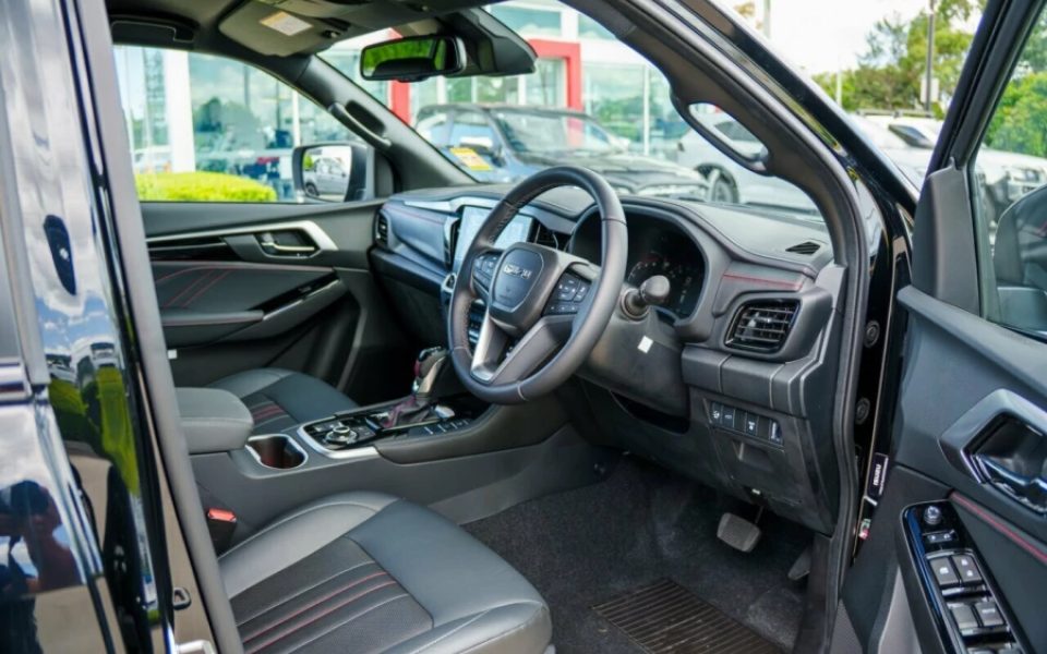 New 2026 Isuzu MU-X X-TERRAIN 4X4 Dual Range