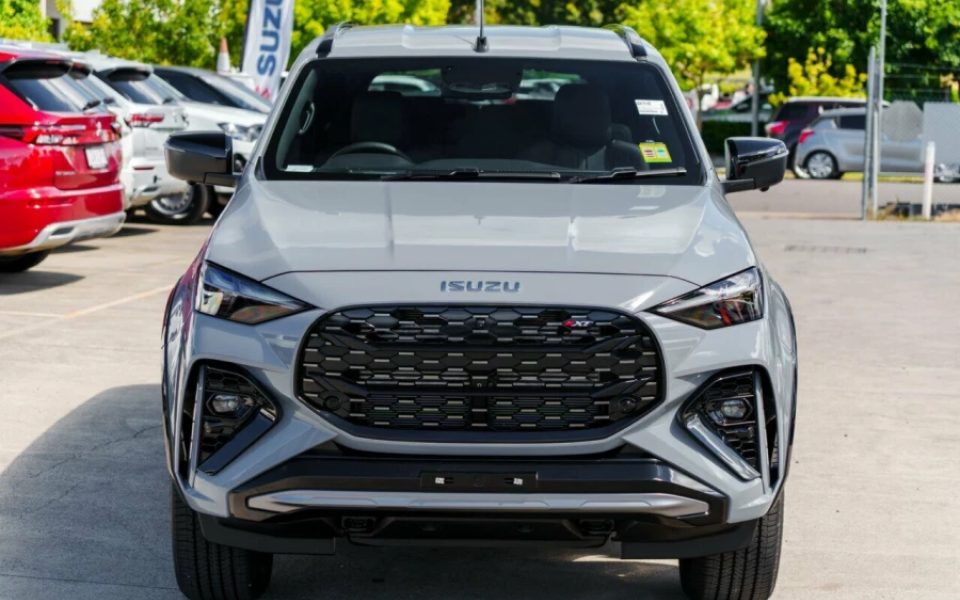 2026 Isuzu MU-X X-TERRAIN 4X4 Dual Range