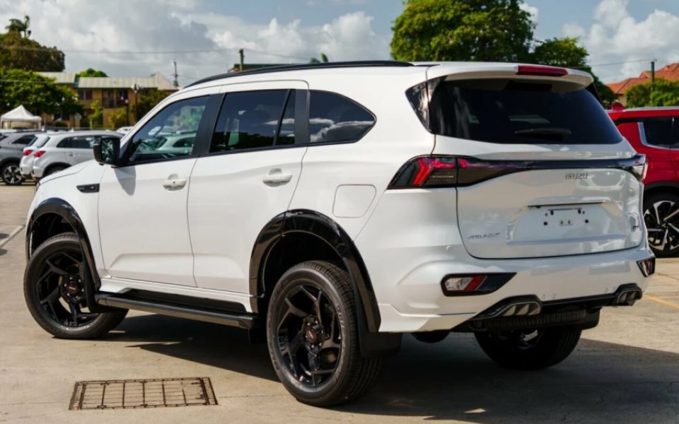 2026 Isuzu MU-X X-TERRAIN 4X4 Dual Range
