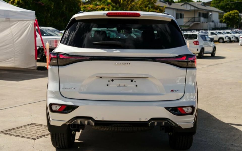 2026 Isuzu MU-X X-TERRAIN 4X4 Dual Range