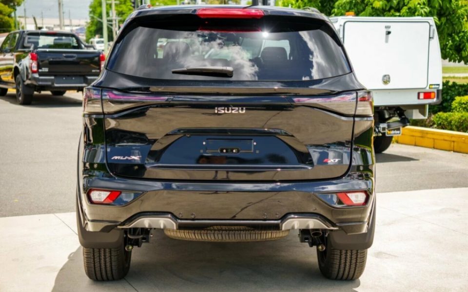 2025 Isuzu MU-X X-TERRAIN 4X4 Dual Range