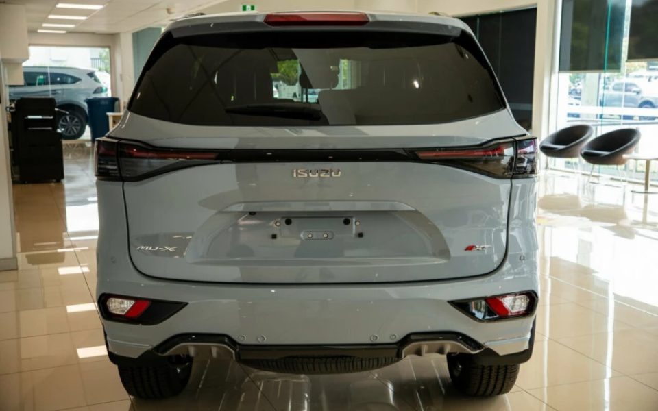 2026 Isuzu MU-X X-TERRAIN 4X4 Dual Range
