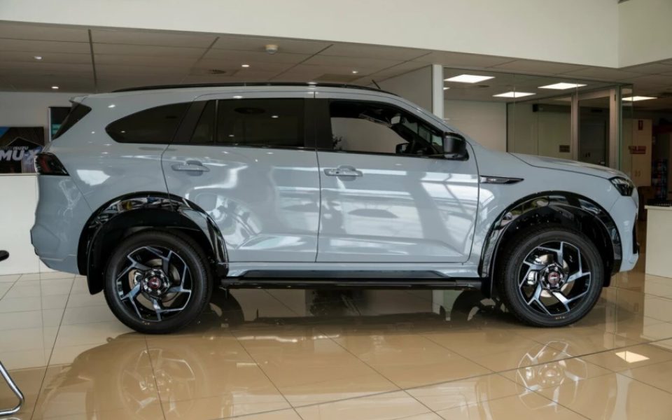 2026 Isuzu MU-X X-TERRAIN 4X4 Dual Range