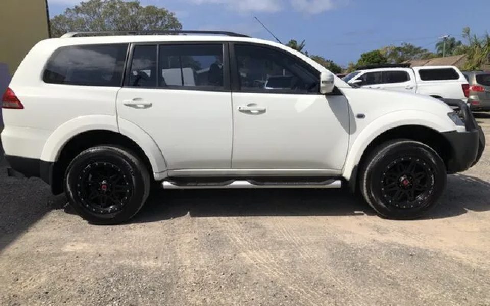 2015 Mitsubishi Challenger PC (KH) MY14 White 5 Speed Manual Wagon