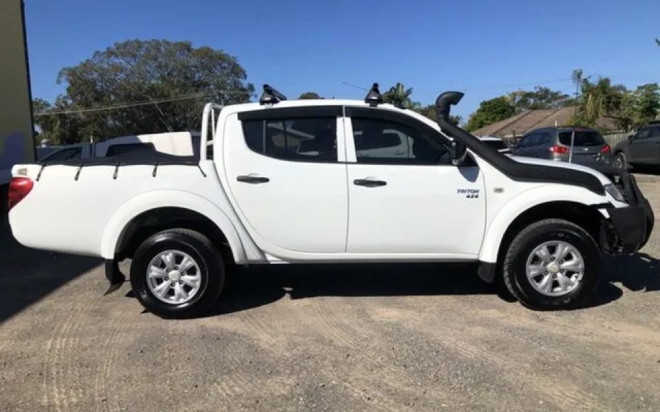2012 Mitsubishi Triton MN MY12 GLX Double Cab White 5 Speed Manual Utility