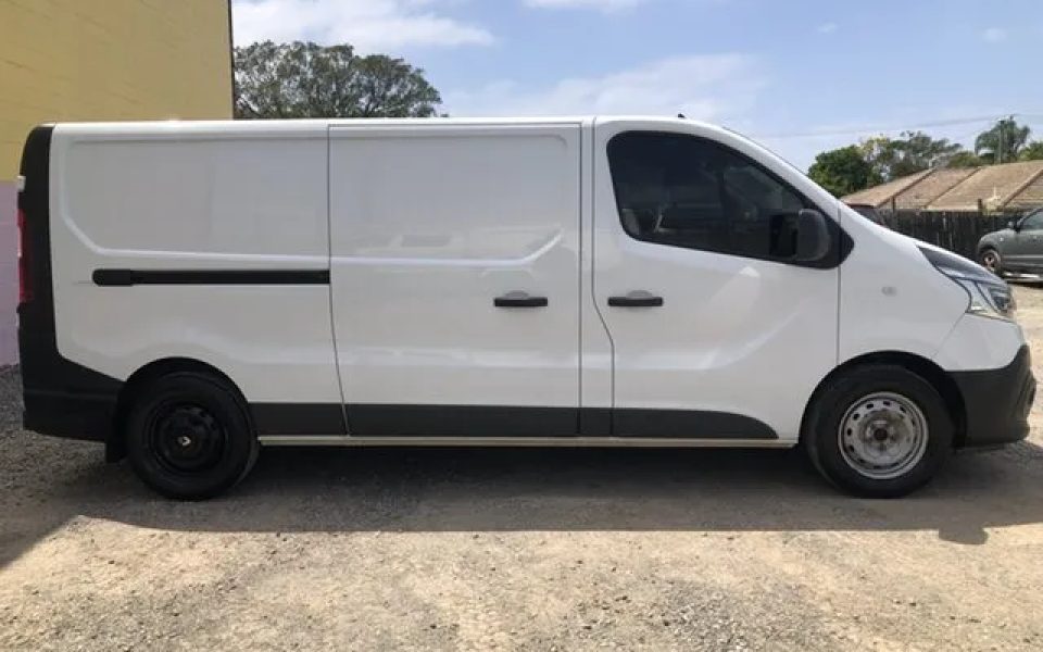 2020 Renault Trafic X82 MY21 Premium Low Roof SWB 103kW White 6 Speed Manual Van