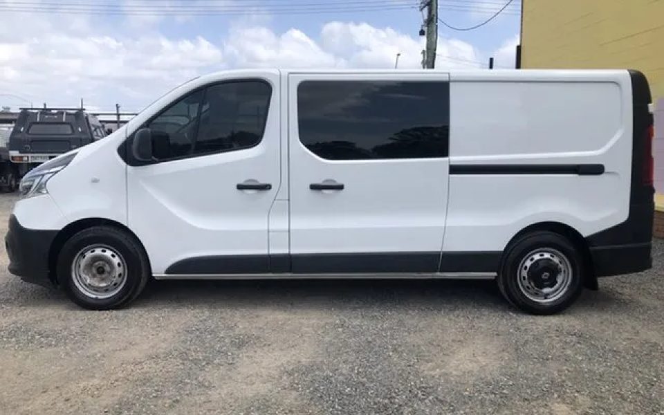 2020 Renault Trafic X82 MY21 Premium Low Roof SWB 103kW White 6 Speed Manual Van