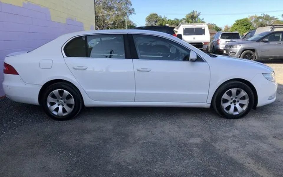 2012 Skoda Superb 3T MY13 Ambition DSG 118TSI White 7 Speed Sports Automatic Dual Clutch Sedan