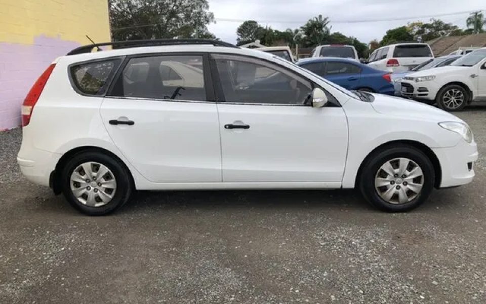 2009 Hyundai i30 FD MY09 SX cw Wagon White 4 Speed Automatic Wagon
