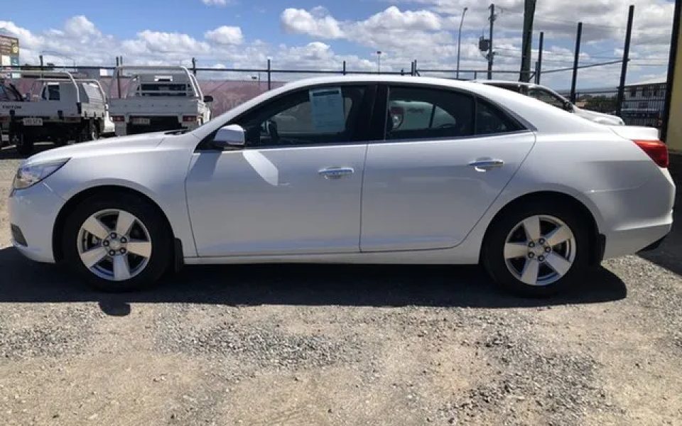 2015 Holden Malibu V300 MY15 CD White 6 Speed Sports Automatic Sedan