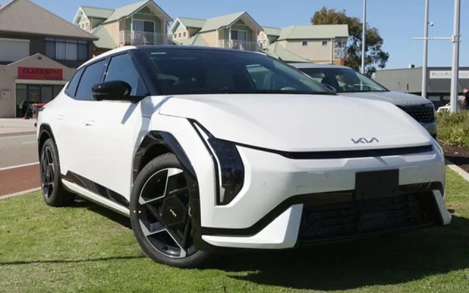 2026 Kia EV4 CT MY26 GT-Line 2WD Long Range Snow White Pearl 1 Speed Reduction Gear Sedan