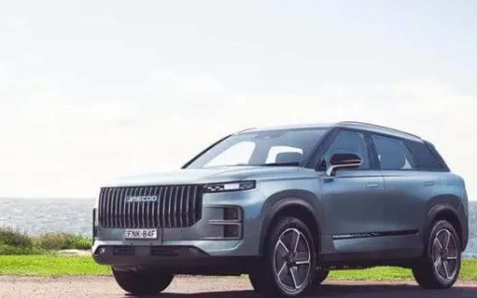 NEW JAECOO SUPER HYBRID TAKES THE TOP SPOT IN THE UK.