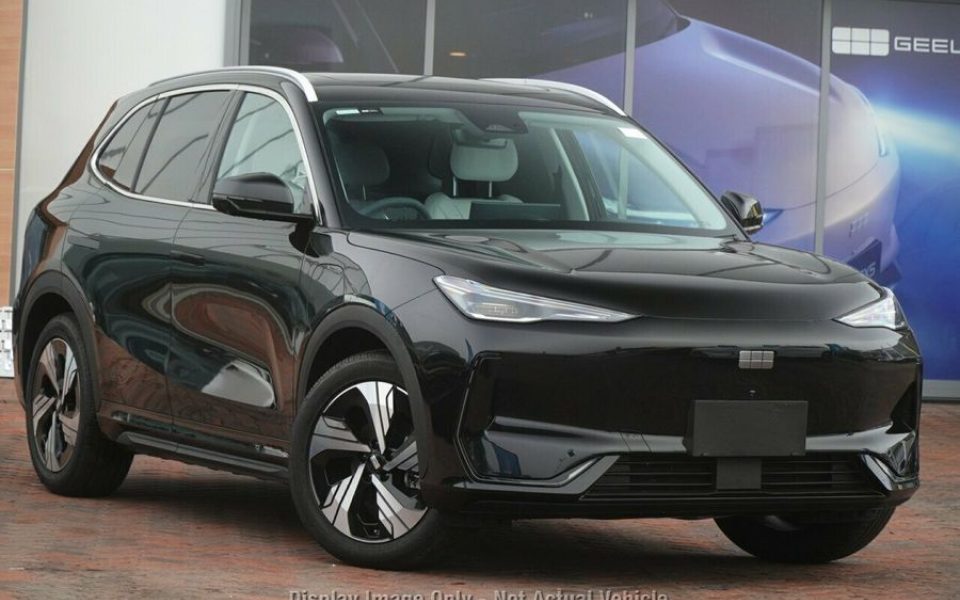 2026 Geely EX5 Wagon (Shadow Black)
