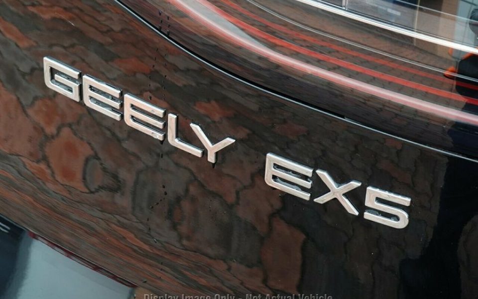 2026 Geely EX5 Wagon (Shadow Black)