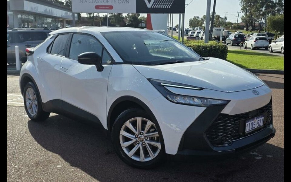 2025 Toyota C-HR GXL Wagon (Glacier White) Used Car
