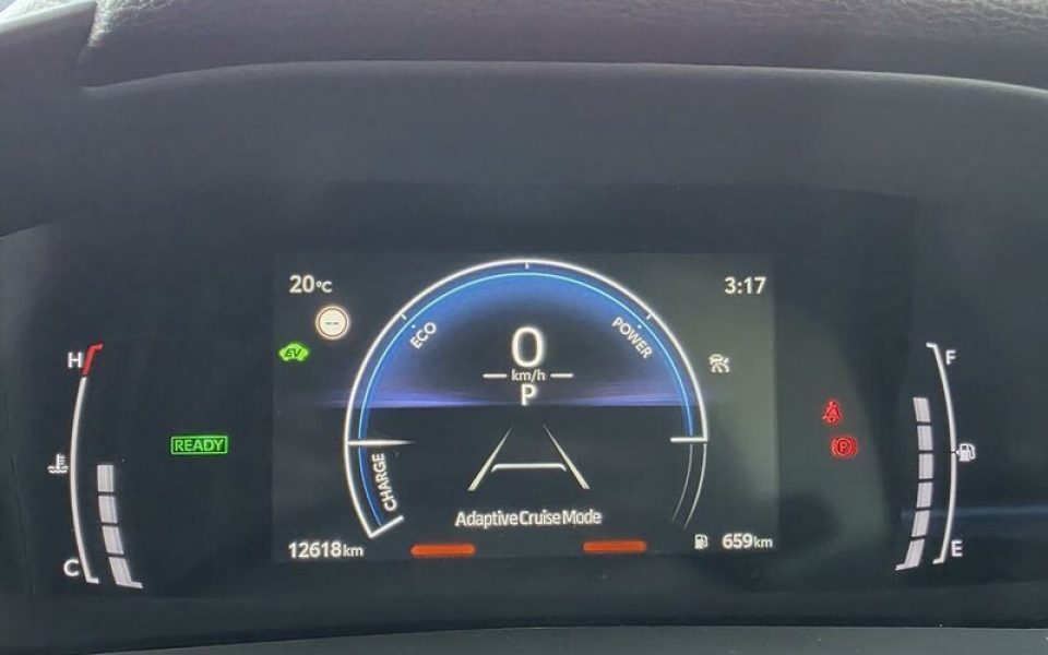 2025 Toyota C-HR GXL Wagon (Glacier White) Used Car