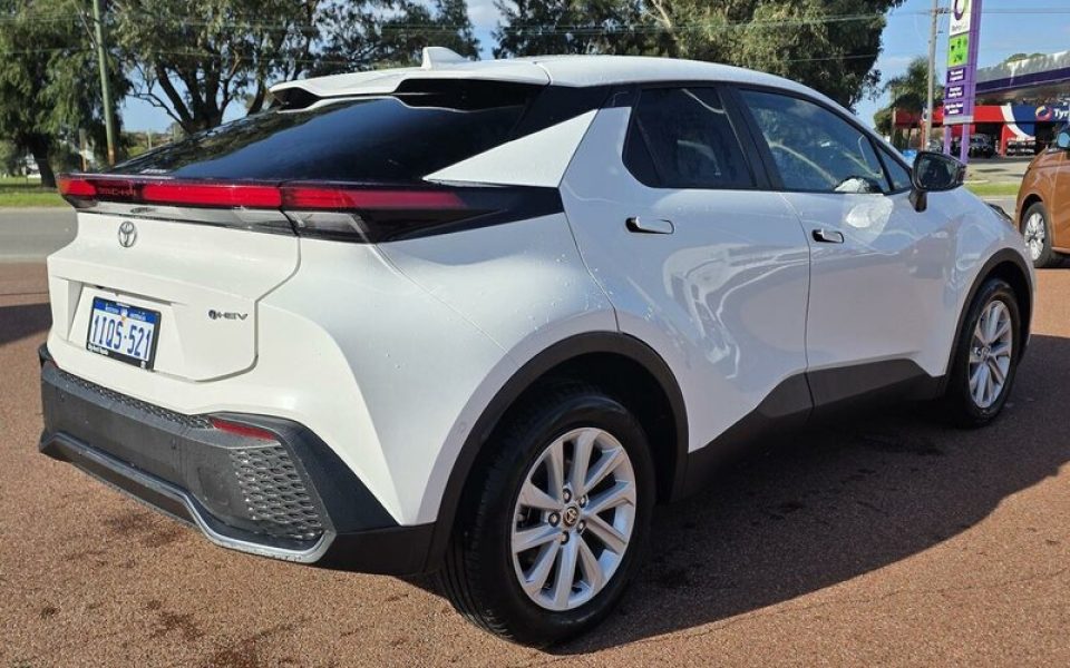 2025 Toyota C-HR GXL Wagon (Glacier White) Used Car