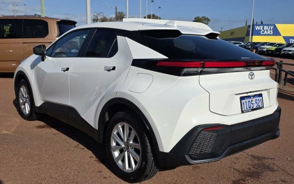 2025 Toyota C-HR GXL Wagon (Glacier White) Used Car