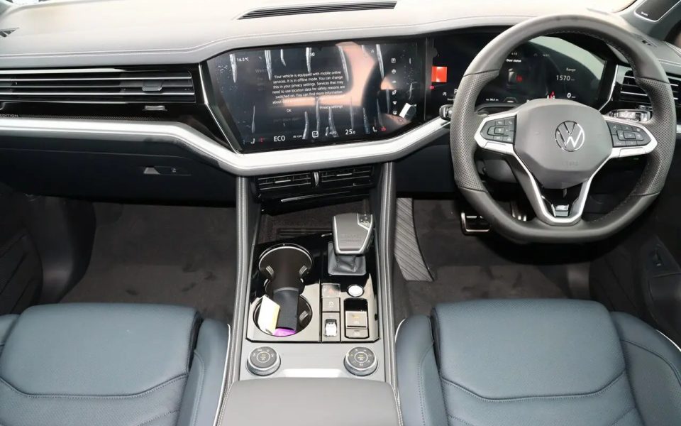 2026 Volkswagen Touareg RC MY26 210TDI Tiptronic 4MOTION Wolfsburg Edition Oryx White Pearl 8 Speed