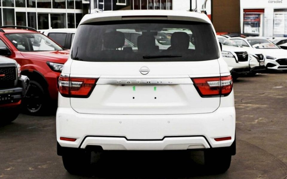 2026 Nissan Patrol Wagon (Moonstone White) New Car
