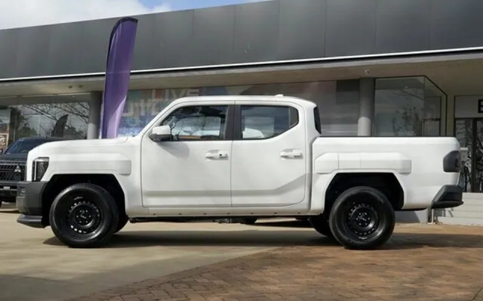 2025 Kia Tasman TK MY26 S 4X4 Clear White 8 Speed Sports Automatic Cab Chassis