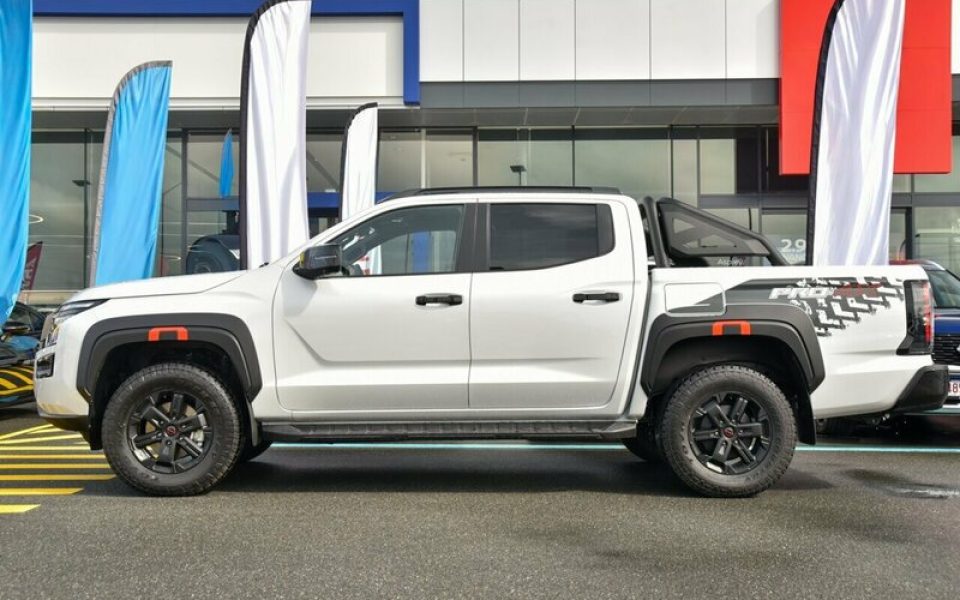 2026 Nissan Navara PRO-4X Pick-up Super 4WD Utility (Glacier White) Demo Car