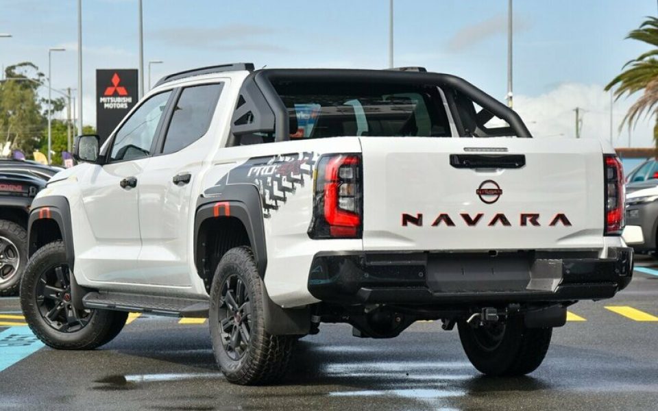 2026 Nissan Navara PRO-4X Pick-up Super 4WD Utility (Glacier White) Demo Car