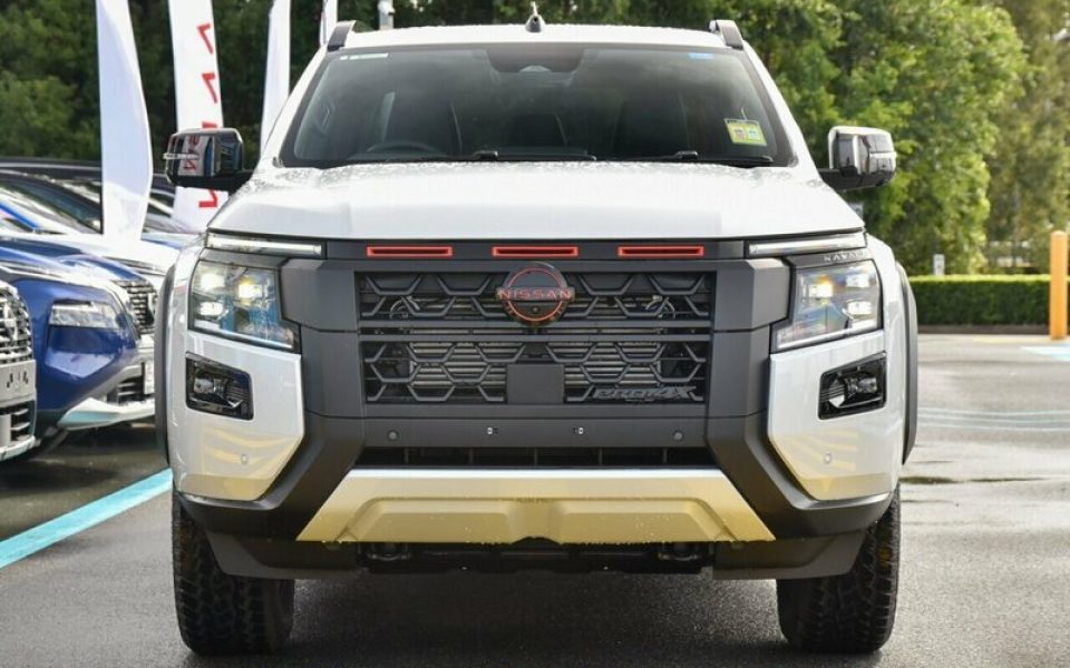 2026 Nissan Navara PRO-4X Pick-up Super 4WD Utility (Glacier White) Demo Car