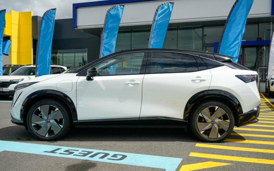 2025 Nissan Ariya Evolve e-4ORCE Wagon (White Pearl) Demo Car