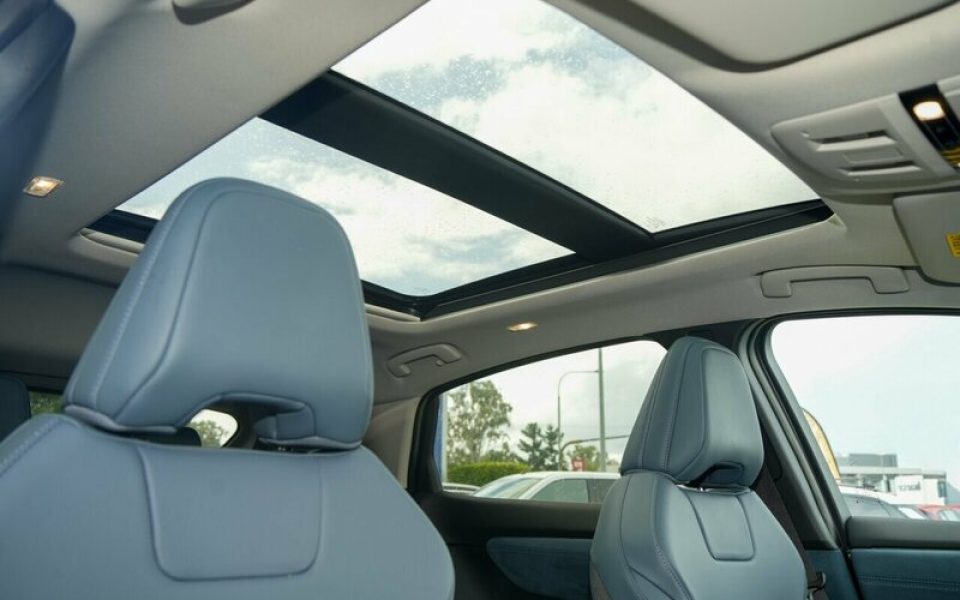 2025 Nissan Ariya Evolve e-4ORCE Wagon (White Pearl) Demo Car