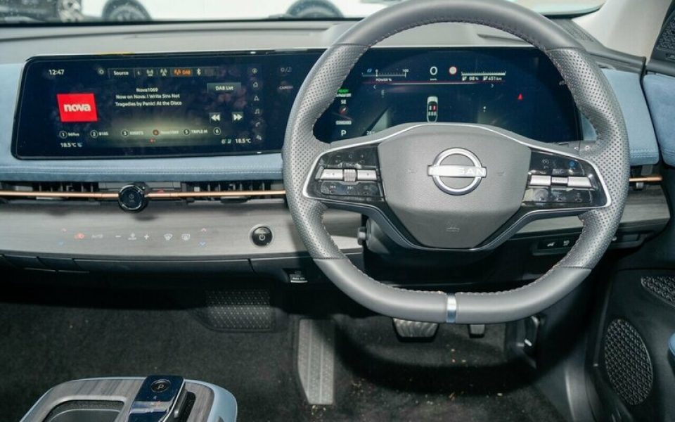 2025 Nissan Ariya Evolve e-4ORCE Wagon (White Pearl) Demo Car
