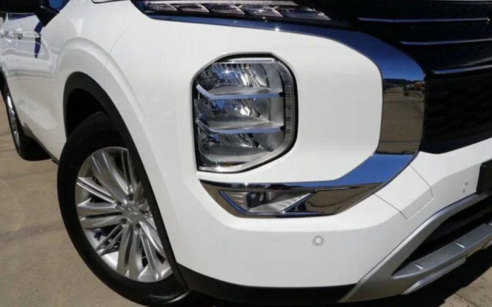2025 Mitsubishi Outlander ZM MY24 LS AWD White 8 Speed Constant Variable Wagon