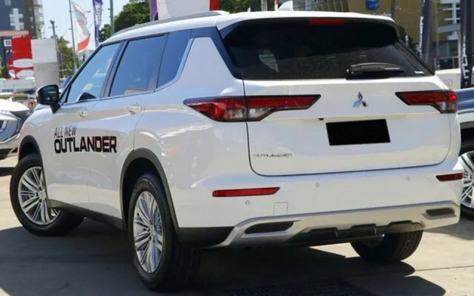 2025 Mitsubishi Outlander ZM MY24 LS AWD White 8 Speed Constant Variable Wagon