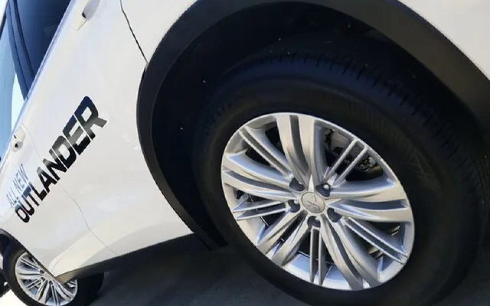 2025 Mitsubishi Outlander ZM MY24 LS AWD White 8 Speed Constant Variable Wagon