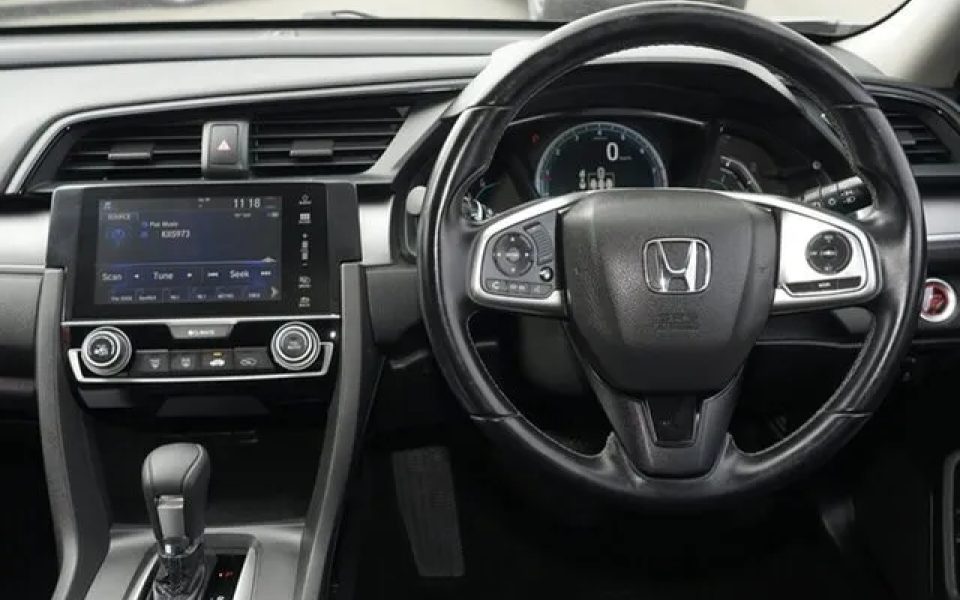 2016 Honda Civic 10th Gen MY16 VTi Black 1 Speed Constant Variable Sedan
