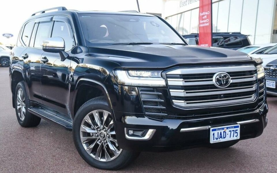 2025 Toyota Landcruiser Sahara ZX