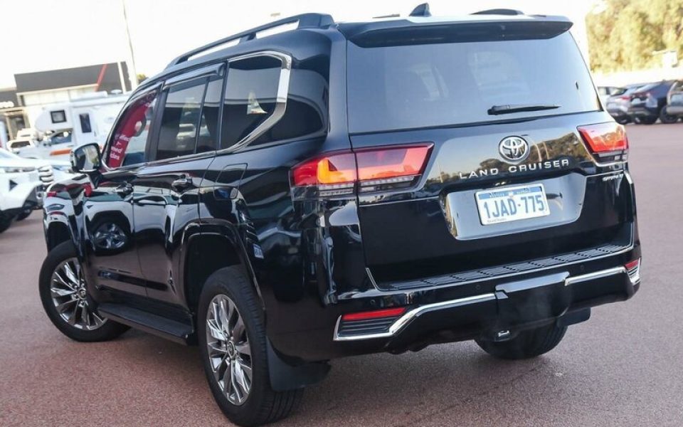2025 Toyota Landcruiser Sahara ZX