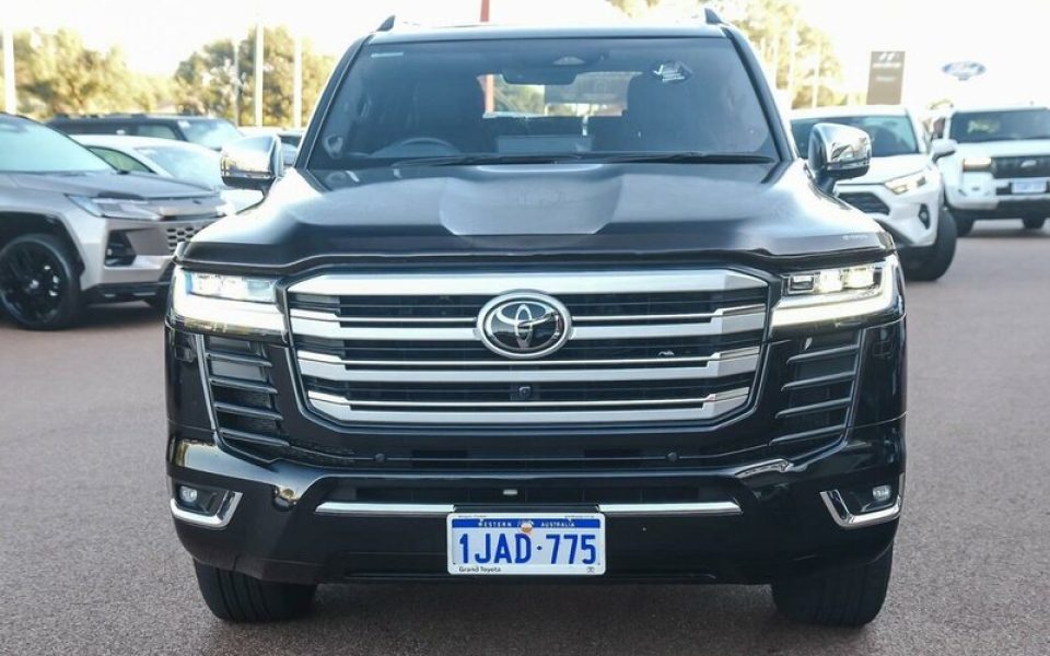 2025 Toyota Landcruiser Sahara ZX