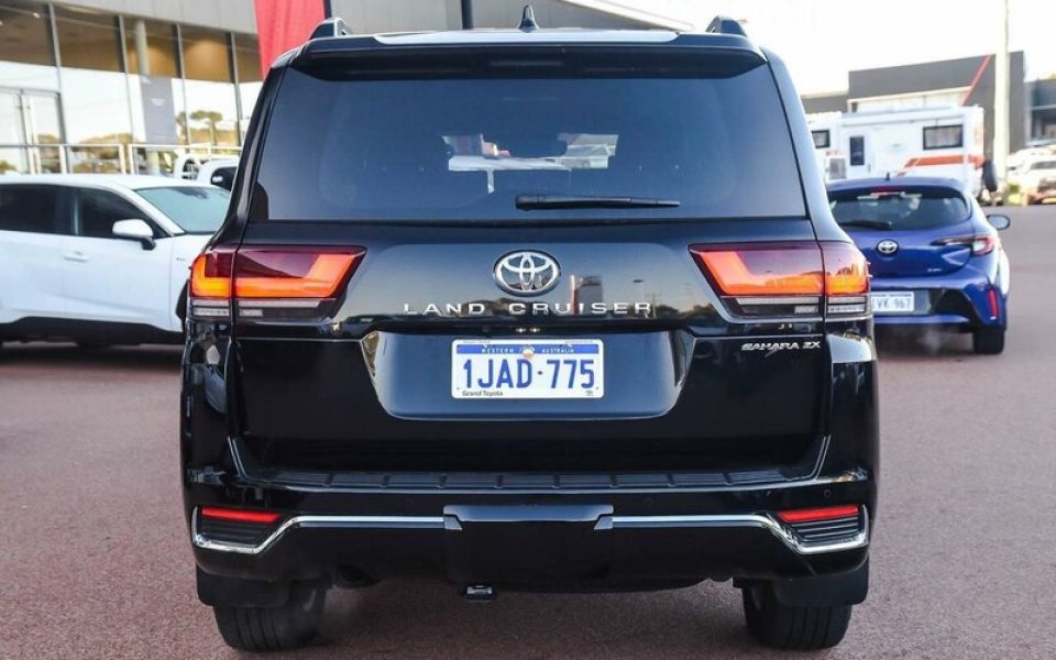 2025 Toyota Landcruiser Sahara ZX