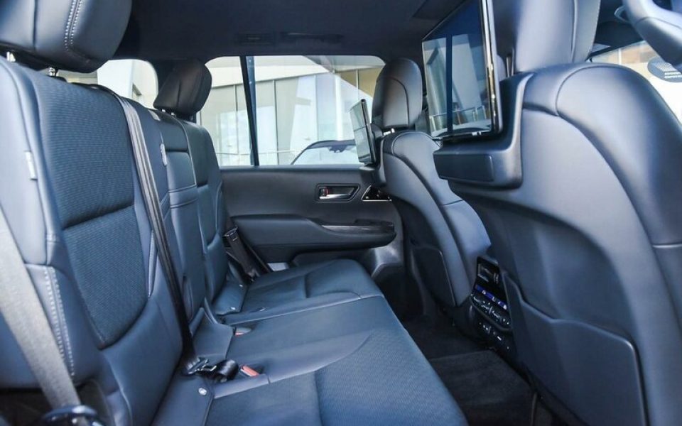2025 Toyota Landcruiser Sahara ZX