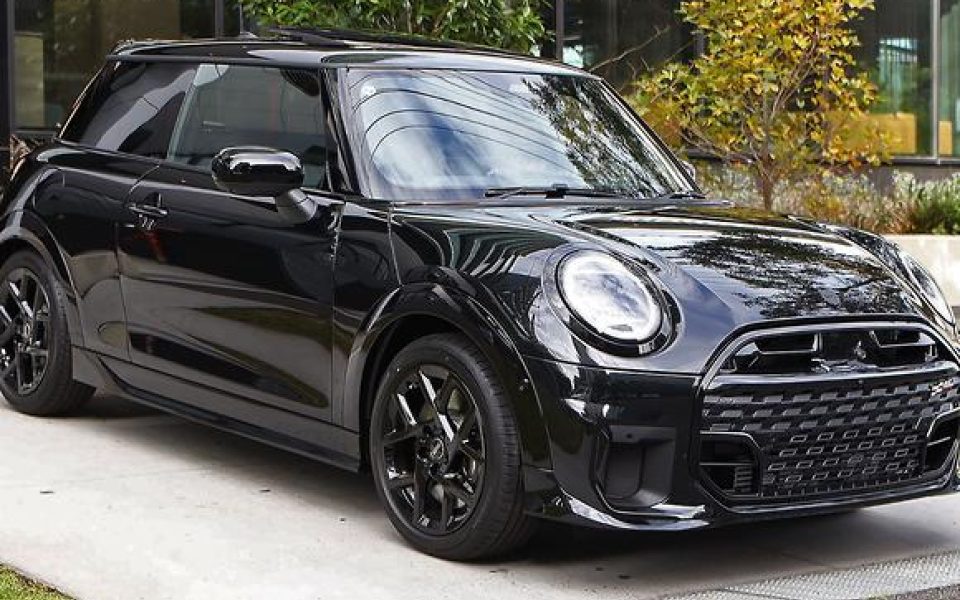 2026 MINI Cooper S Favoured Hatch
