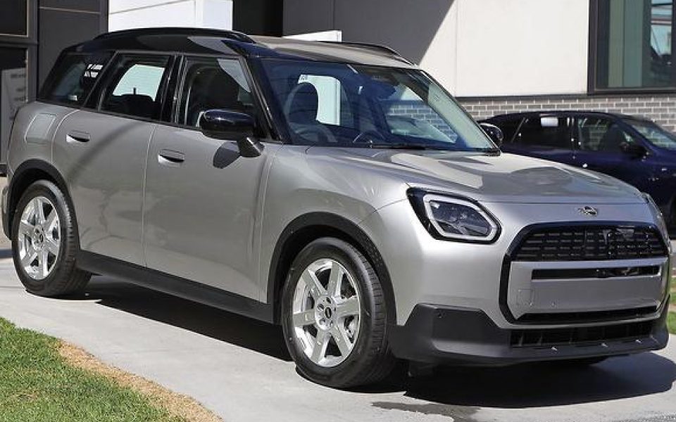 2024 MINI Countryman E Classic SUV