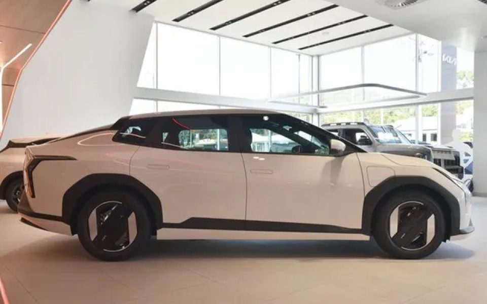 2026 Kia EV4 CT MY26 Air 2WD Standard Range Snow White Pearl 1 Speed Reduction Gear Sedan