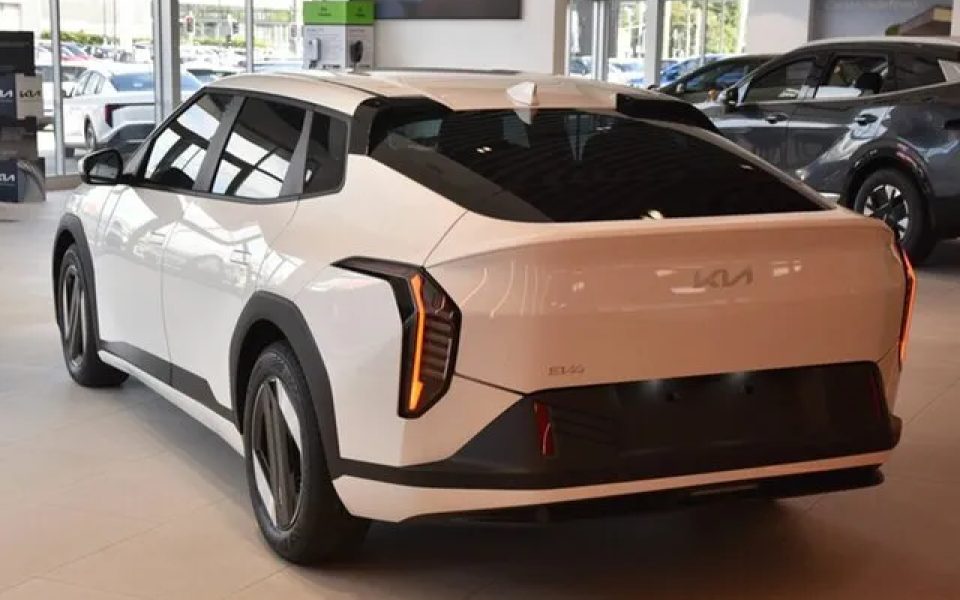 2026 Kia EV4 CT MY26 Air 2WD Standard Range Snow White Pearl 1 Speed Reduction Gear Sedan