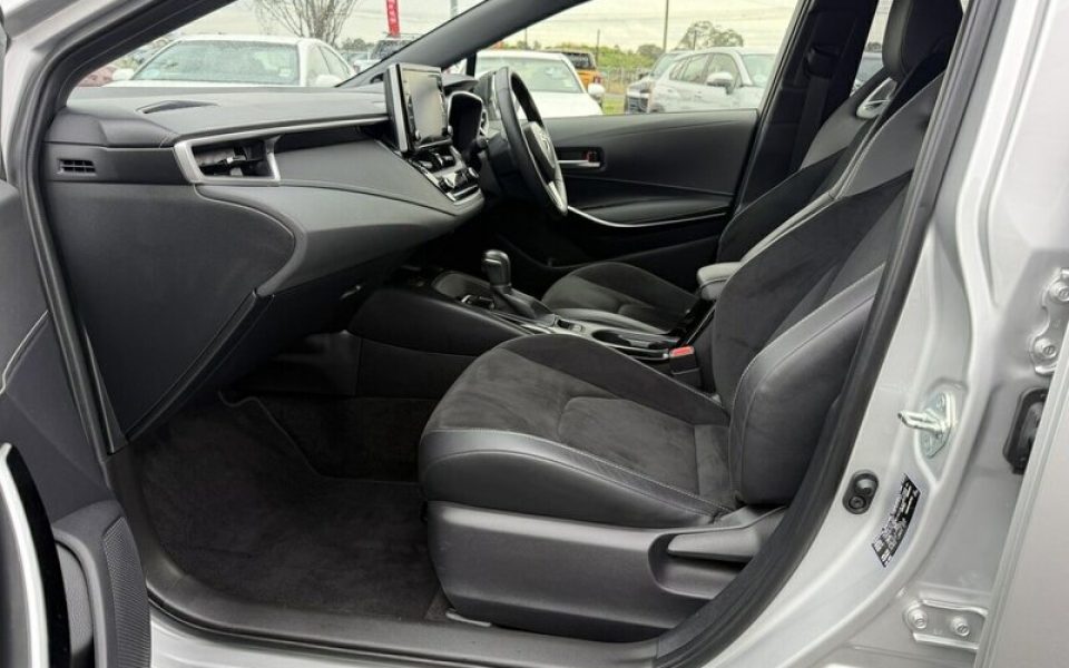 2020 Toyota Corolla ZR E-CVT Hybrid Hatchback (Silver Pearl) Used Car