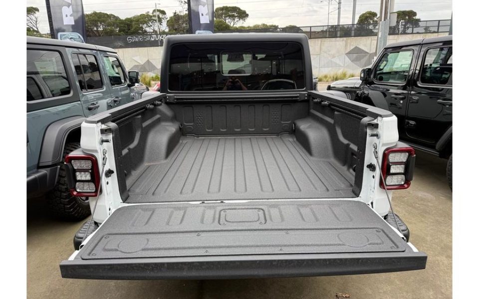 2026  Jeep Gladiator Rubicon Utility (Bright White) New Car
