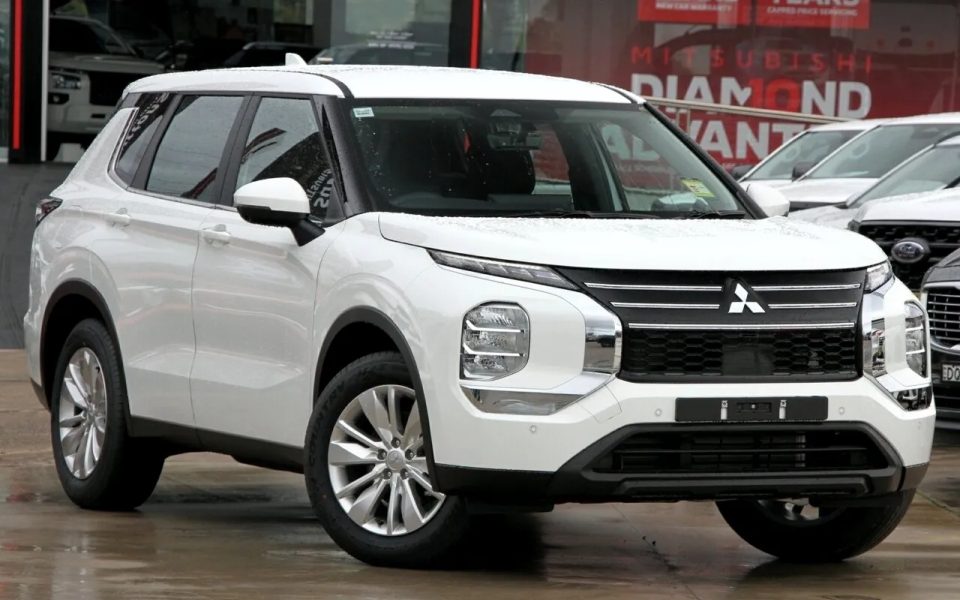 2025 Mitsubishi Outlander ZM MY25 ES AWD White 8 Speed Constant Variable Wagon