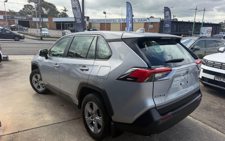 2024 Toyota RAV4 GX-2WD