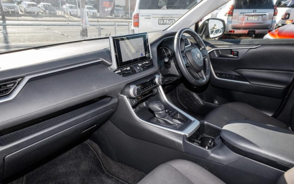 2023 Toyota RAV4 GX-2WD